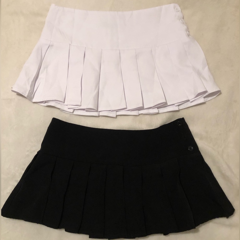 Pleated Mini Skirts ★ | Size XS | Never Worn